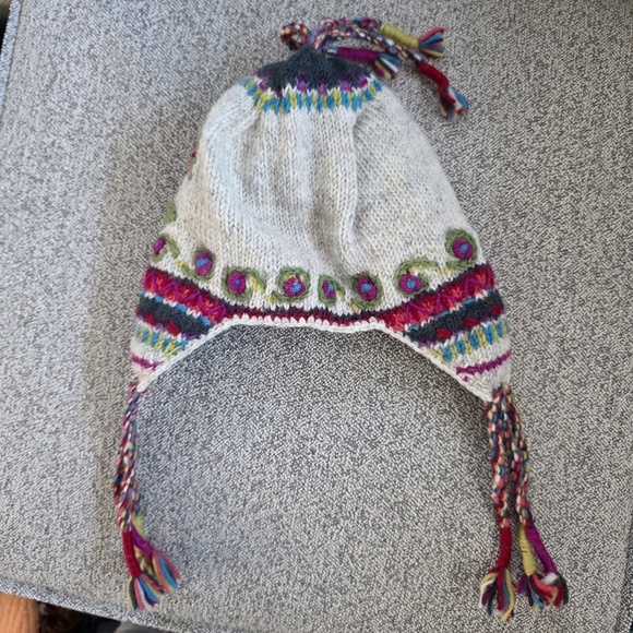 Newari Women's Floral Winter Hat and Convertible Mitten/Gloves Set - OS - Picture 4 of 12